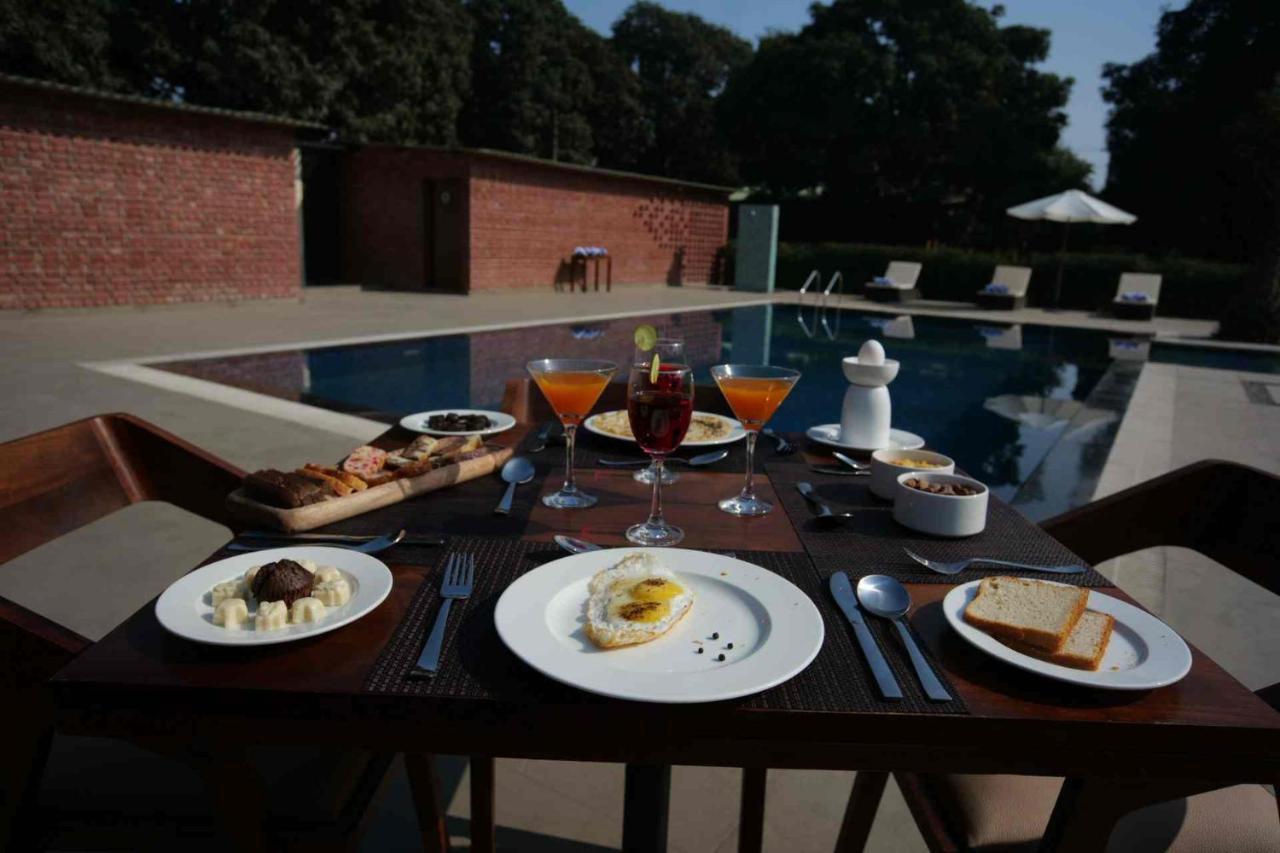 Mango Tree Resorts Siyana Exteriör bild